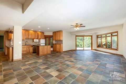 Living - 22625 Marina Dr, Plainfield, IL 60585 photo 12 of 15