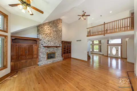 Living - 22625 Marina Dr, Plainfield, IL 60585 photo 8 of 15