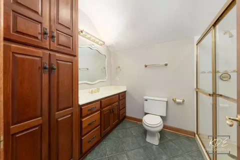 Bath - 22625 Marina Dr, Plainfield, IL 60585 photo 10 of 14