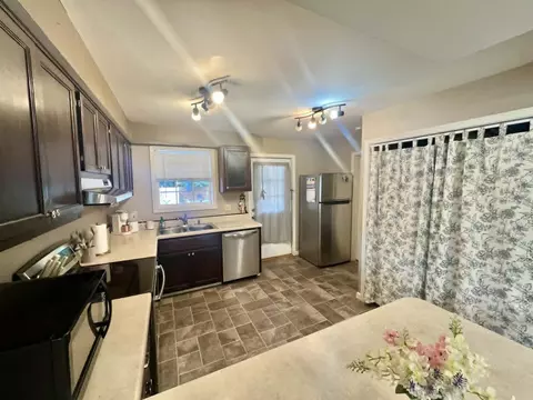 Kitchen - 511 E Herrin St, Herrin, IL 62948 photo 2 of 3
