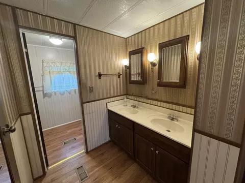 Bath - 112 E 6th St, Staunton, IL 62088 photo 3 of 5
