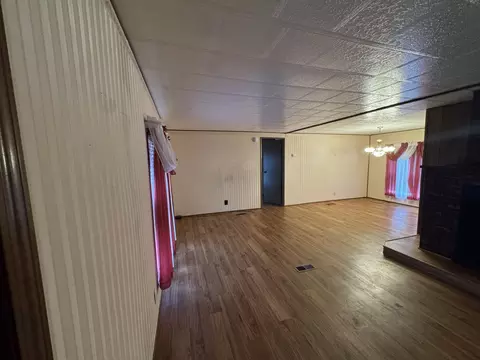 Living - 112 E 6th St, Staunton, IL 62088 photo 2 of 4