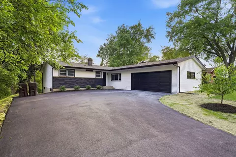 6411 Londonderry Dr, Cary, IL 60013