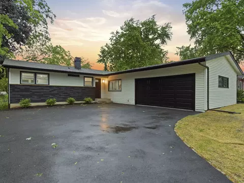 6411 Londonderry Dr, Cary, IL 60013