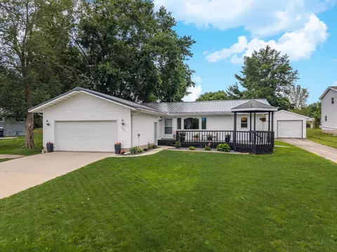 403 E Pease St, Heyworth, IL 61745