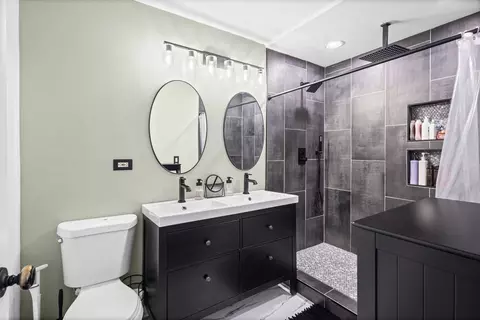 Bath - 309 Willow Rd, Wauconda, IL 60084 photo 2 of 2
