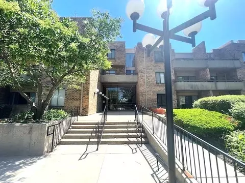 1912 Prairie Sq #219, Schaumburg, IL 60173