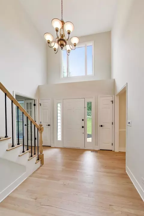 Entry Way - 251 Perth Rd, Cary, IL 60013 photo 1 of 2