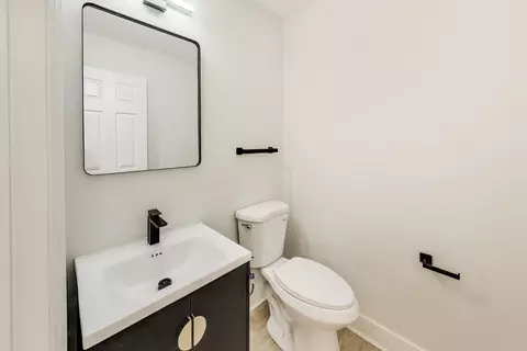 Bath - 251 Perth Rd, Cary, IL 60013 photo 1 of 3