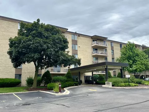 110 W Butterfield Rd #310S, Elmhurst, IL 60126