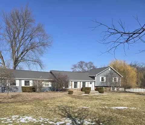 1848 E Marmion Pl, Crete, IL 60417