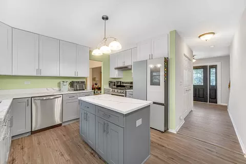 Kitchen - 1940 Waverly Ln, Algonquin, IL 60102 photo 1 of 2