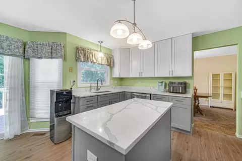 Kitchen - 1940 Waverly Ln, Algonquin, IL 60102 photo 2 of 2