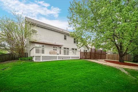 Exterior - 1940 Waverly Ln, Algonquin, IL 60102 photo 4 of 6