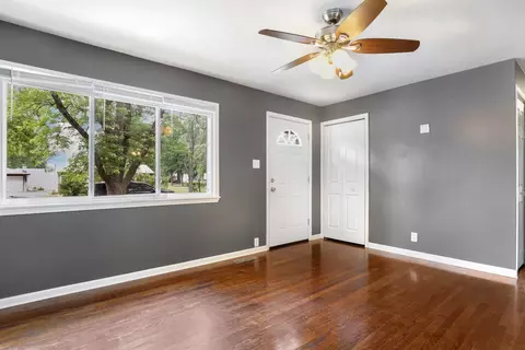 Living - 231 W 35th St, Steger, IL 60475 photo 2 of 3
