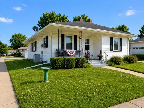 357 E Florence St, Oglesby, IL 61348
