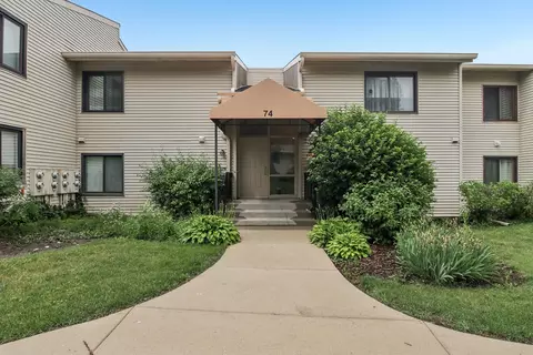 74 Commonwealth Ct #2, Vernon Hills, IL 60061