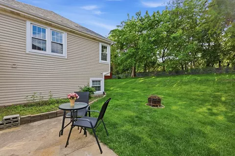 Exterior - 4310 Forest Glen Dr, Hoffman Estates, IL 60192 photo 3 of 5