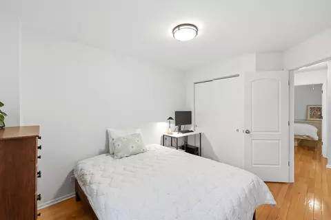 Bedroom - 4310 Forest Glen Dr, Hoffman Estates, IL 60192 photo 5 of 6