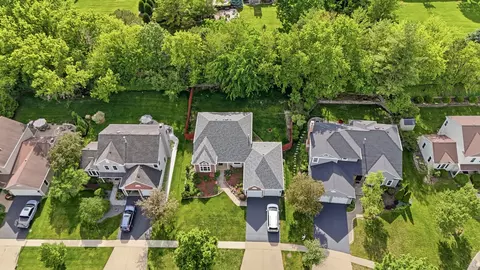 View/Area - 4310 Forest Glen Dr, Hoffman Estates, IL 60192 photo 2 of 4