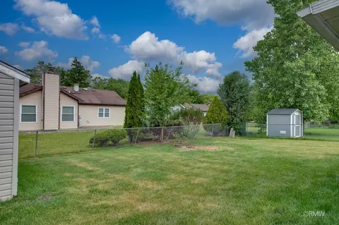 Exterior - 922 Capistrano Ter, Bartlett, IL 60103 photo 6 of 7