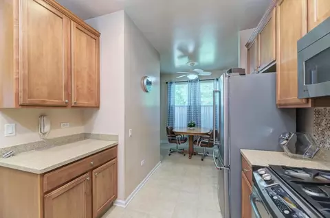Kitchen - 2886 Edgewater Dr, Elgin, IL 60124 photo 3 of 5
