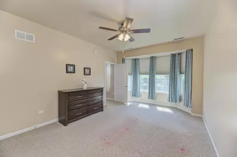Bedroom - 2886 Edgewater Dr, Elgin, IL 60124 photo 2 of 2