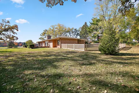 1305 Oaktree Ln, Kankakee, IL 60901 photo 8