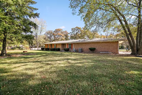1305 Oaktree Ln, Kankakee, IL 60901 photo 3