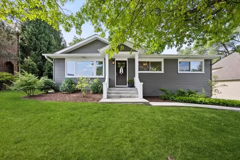 125 58th Pl, Clarendon Hills, IL 60514