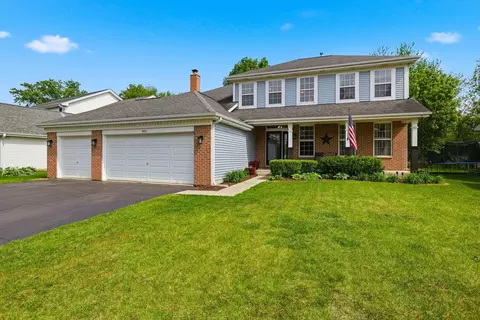400 Willow Rd, Lakemoor, IL 60051