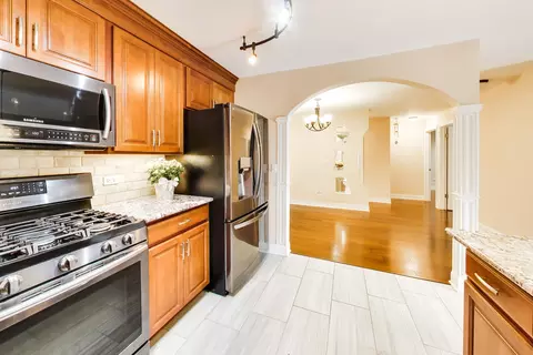 Kitchen - 1575 Sandpebble Dr #104, Wheeling, IL 60090 photo 1 of 3
