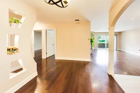 Entry Way - 1575 Sandpebble Dr #104, Wheeling, IL 60090 photo 3 of 3