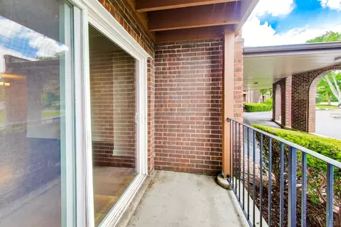 Exterior - 1575 Sandpebble Dr #104, Wheeling, IL 60090 photo 3 of 7