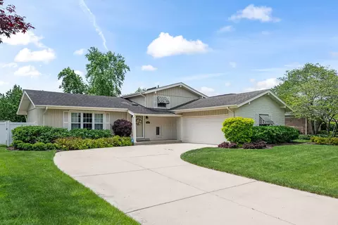 1211 W Haven Dr, Arlington Heights, IL 60005