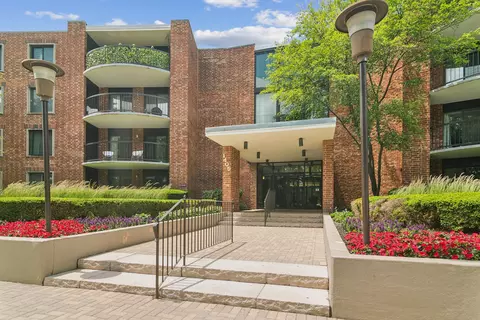 1405 E Central Rd #218C, Arlington Heights, IL 60005