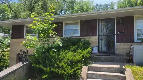 3707 Oak Grove Ave, Rockford, IL 61108