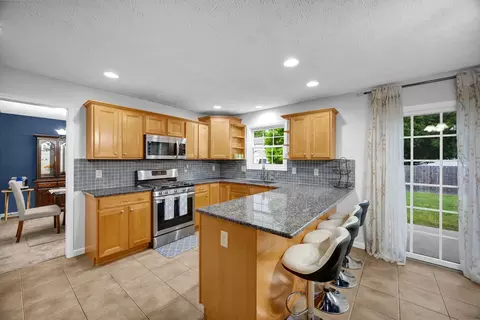 Kitchen - 3306 Crossgate Dr, Bloomington, IL 61704 photo 2 of 3