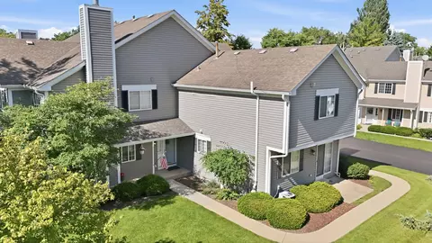 615 Silver Creek Rd #615, Woodstock, IL 60098