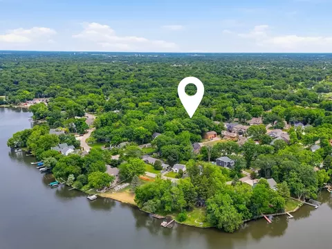 24011 N Valley Rd, Lake Zurich, IL 60047