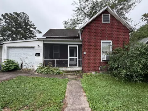 709 Charleston St, Harrisburg, IL 62946