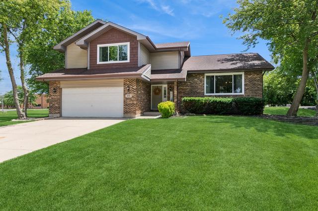 615 Chester Ct E, Aurora, IL 60504
