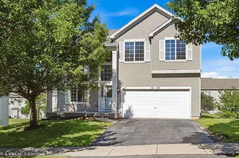 2269 Grand Pointe Trl, Aurora, IL 60503