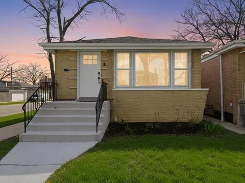 5301 S Menard Ave, Chicago, IL 60638