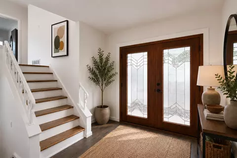 Entry Way - 1360 Devonshire Ln, Hoffman Estates, IL 60169 photo 4 of 8