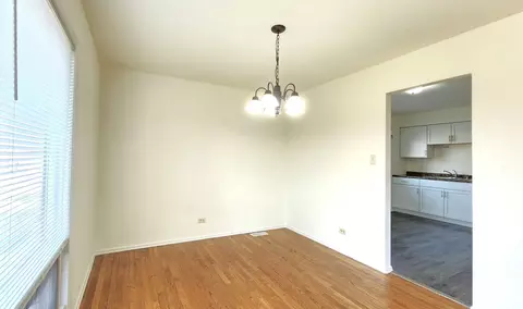 Dining - 1360 Devonshire Ln, Hoffman Estates, IL 60169 photo 1 of 2