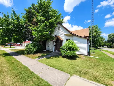 909 E Main St, West Frankfort, IL 62896