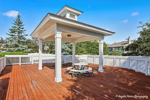 Exterior - 2886 Falling Waters Ln, Lindenhurst, IL 60046 photo 7 of 7