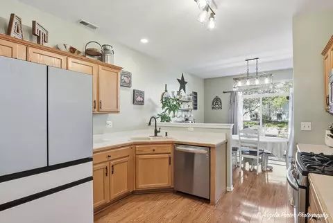 Kitchen - 2886 Falling Waters Ln, Lindenhurst, IL 60046 photo 1 of 2