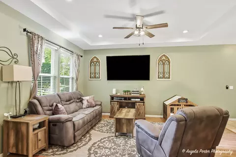 Living - 2886 Falling Waters Ln, Lindenhurst, IL 60046 photo 1 of 1